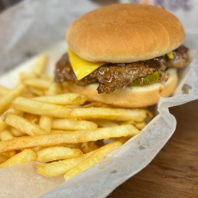 Combo Cheese Burger.